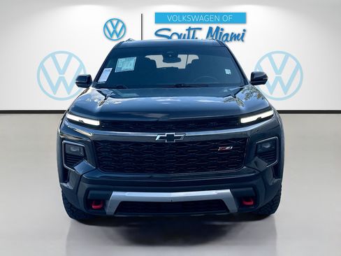 Used 2024 Chevrolet Traverse Z71 image 2