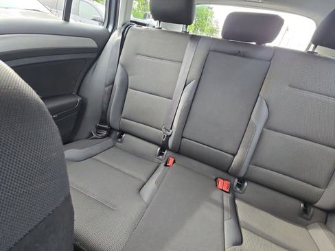 Used 2017 Volkswagen Golf S AWD/4WD image 7