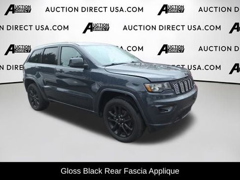 Used 2018 Jeep Grand Cherokee Altitude image 23
