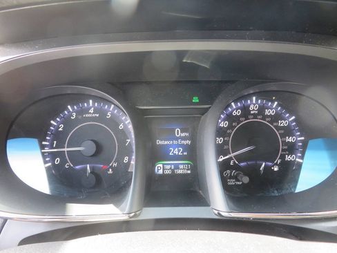 Used 2016 Toyota Avalon Limited w/ Toyota Safety Sense Package FWD image 15