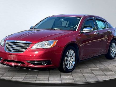 Used 2013 Chrysler 200 Limited FWD image 1