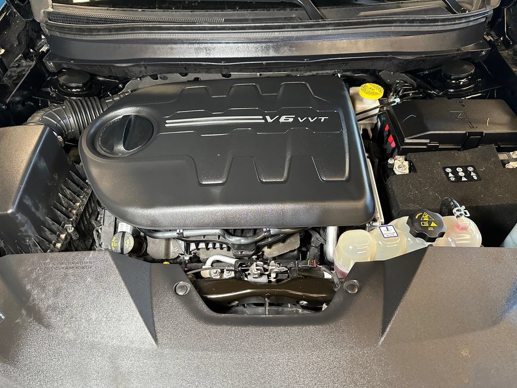 Used 2022 Jeep Cherokee Limited w/ Elite Package AWD/4WD image 24