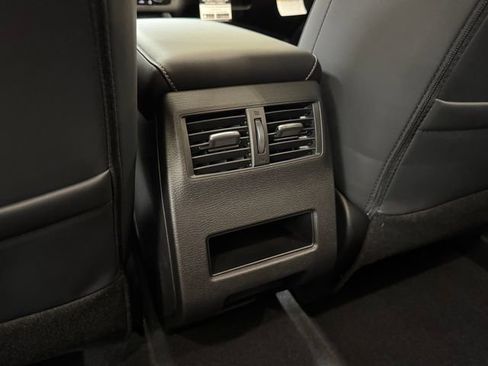 New 2026 Mitsubishi Outlander SE image 23