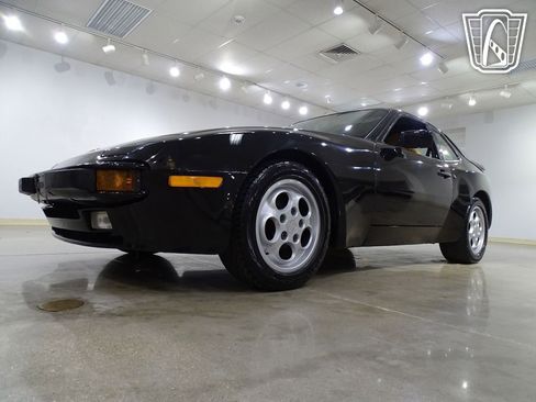 Used 1987 Porsche 944 S image 5