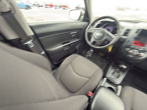 Used 2013 Kia Soul image 16