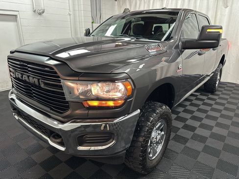 Used 2024 RAM 2500 Tradesman w/ Chrome Appearance Group AWD/4WD image 4