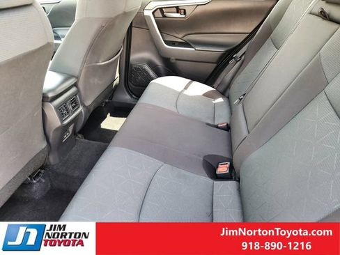 Used 2025 Toyota RAV4 XLE FWD image 30