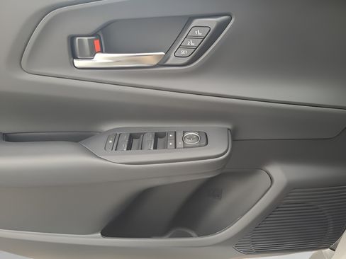 New 2026 Toyota Prius Plug-In Hybrid FWD image 24