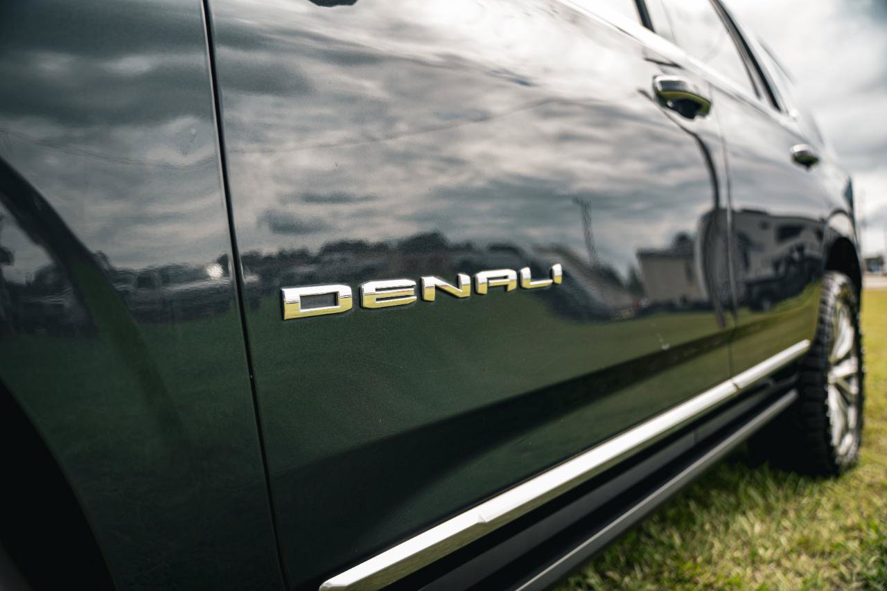 Used 2021 GMC Yukon Denali w/ Denali Premium Package AWD/4WD image 11