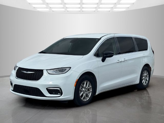 Certified 2024 Chrysler Pacifica Touring-L FWD image 3