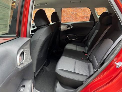 Used 2023 Kia Soul LX w/ LX Technology Package image 23