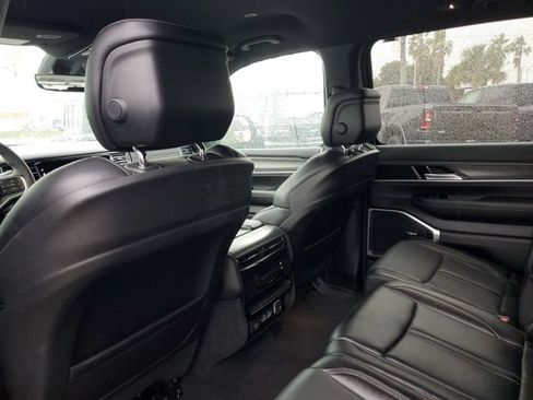 Used 2024 Jeep Wagoneer L Series II w/ Flexible Seating Group image 19