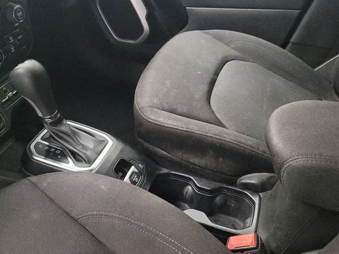 Used 2021 Jeep Renegade Sport FWD image 26