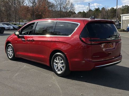 New 2026 Chrysler Pacifica Select FWD image 11