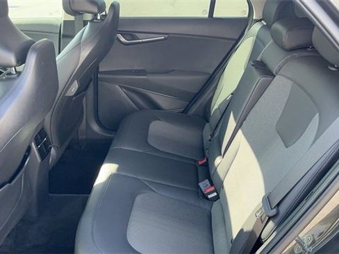 Used 2024 Kia Niro EX Touring image 37