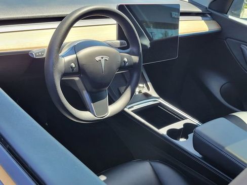 Used 2022 Tesla Model Y Long Range AWD/4WD image 5