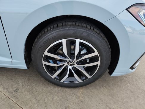 New 2026 Volkswagen Jetta SE image 9