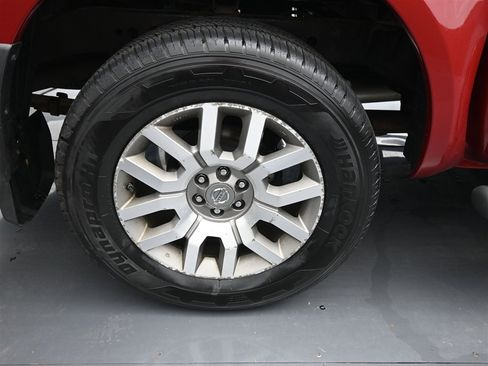 Used 2012 Nissan Frontier SL image 18