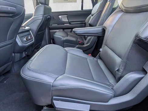 New 2025 Ford Expedition Max Platinum w/ Driver's Package image 15