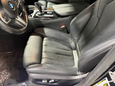 Used 2017 BMW 540i xDrive AWD/4WD image 25