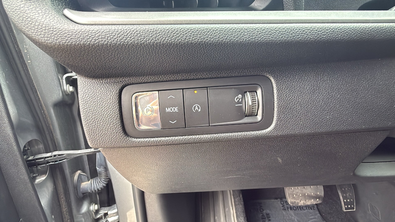 Used 2026 Chevrolet Traverse LT FWD image 13