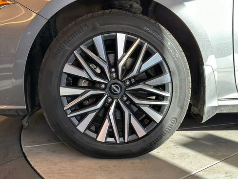 Used 2024 Nissan Altima 2.5 SV w/ SV Premium Package AWD/4WD image 26