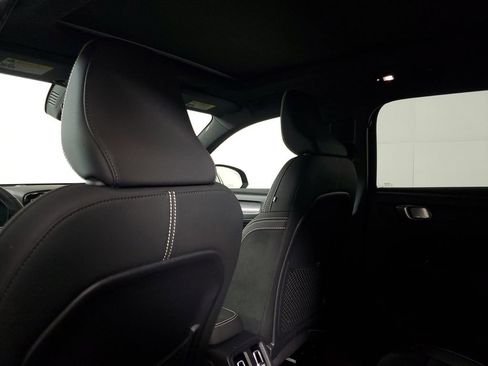 Certified 2025 Volvo XC40 B5 Plus AWD/4WD image 14