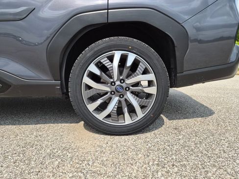 Used 2025 Subaru Forester Touring AWD/4WD image 10