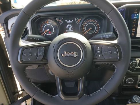 Certified 2025 Jeep Gladiator Sport image 23