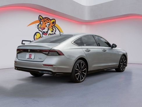 Used 2024 Honda Accord Touring image 5