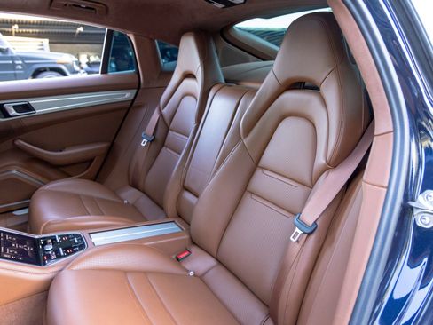 Used 2022 Porsche Panamera GTS image 49