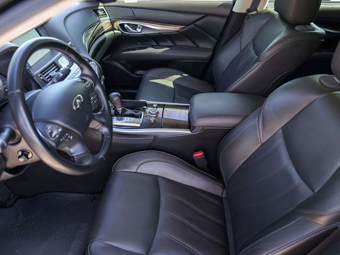 Used 2016 INFINITI Q70 L 3.7 w/ Deluxe Touring Package image 9