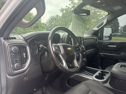 Used 2022 Chevrolet Silverado 2500 LTZ w/ LTZ Convenience Package AWD/4WD image 10