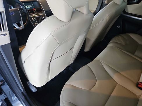Used 2016 Volvo XC60 T6 w/ Protection Package image 38