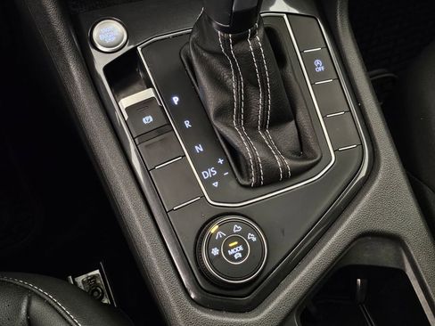 Used 2021 Volkswagen Tiguan S image 25