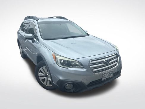 Used 2015 Subaru Outback 2.5i Premium AWD/4WD image 2