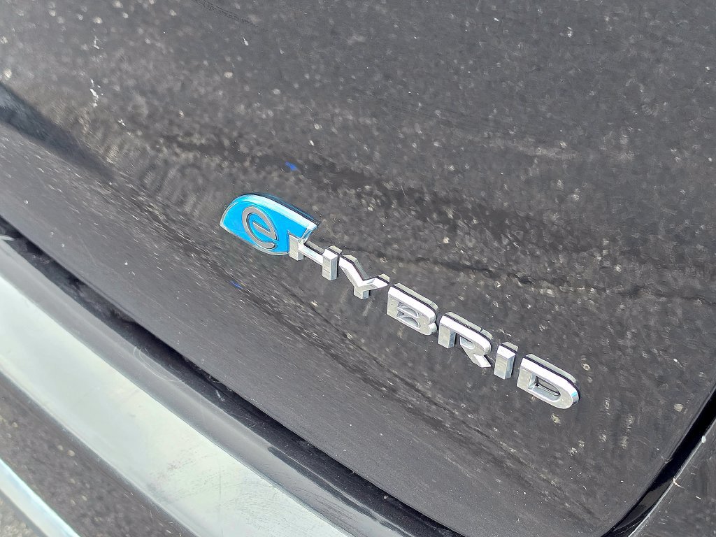 Used 2023 Chrysler Pacifica Limited FWD image 6