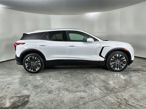 Certified 2024 Chevrolet Blazer EV LT image 9