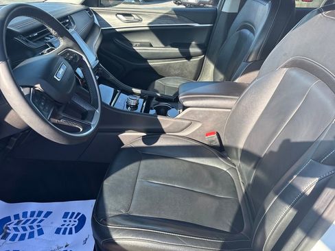 Used 2023 Jeep Grand Cherokee Limited image 18