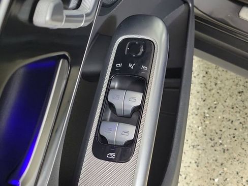 Used 2024 Mercedes-Benz GLC 300 image 22