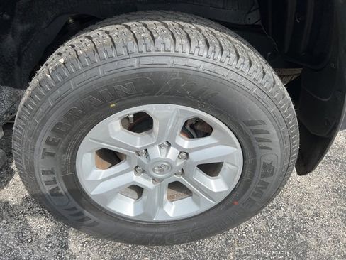 Used 2018 Toyota 4Runner SR5 image 20