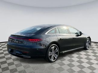 Used 2022 Mercedes-Benz EQS 580 4MATIC Sedan video 2