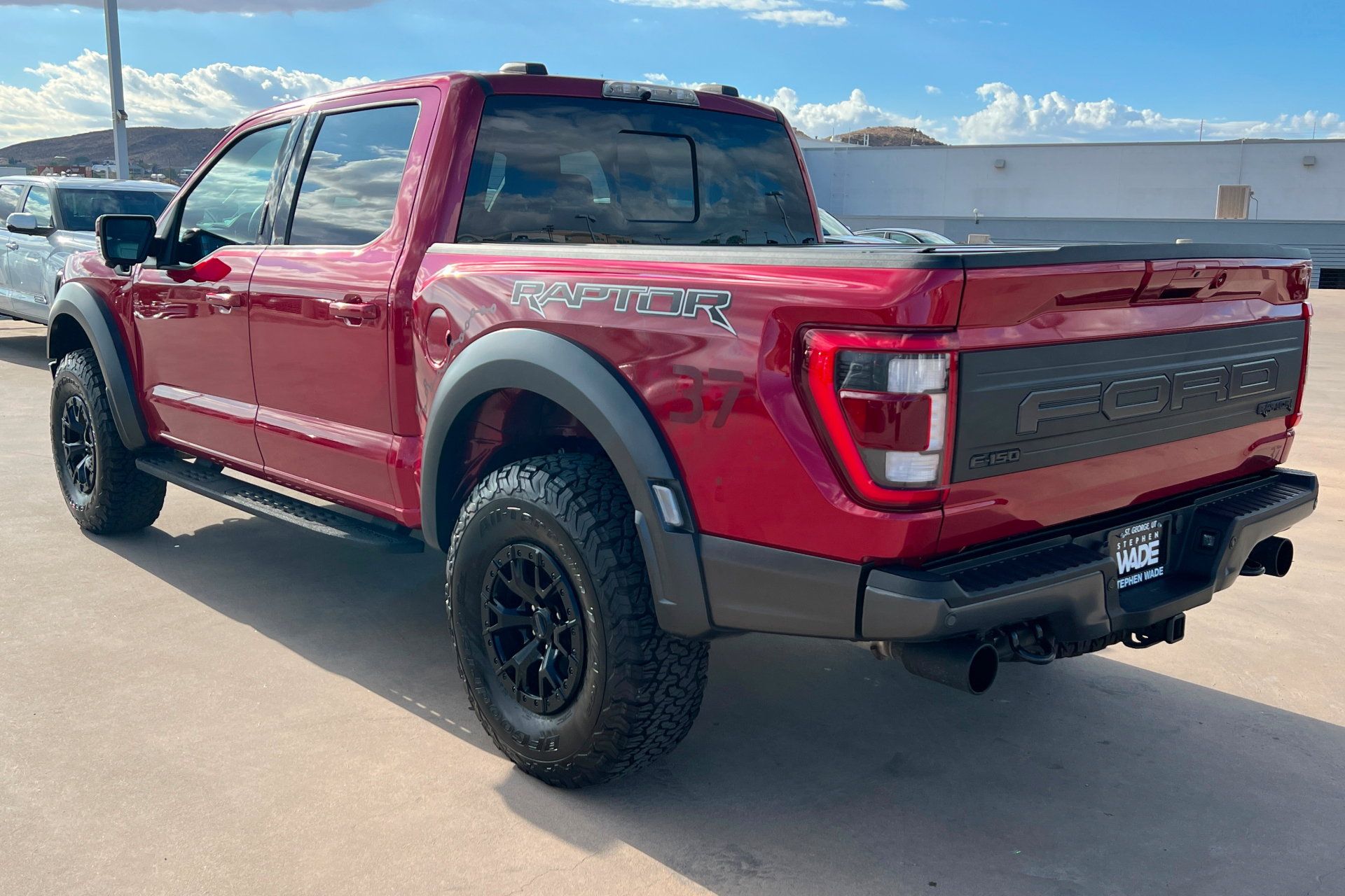 Used 2023 Ford F150 Raptor w/ Raptor 37 Performance Package AWD/4WD image 3
