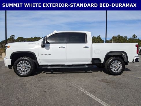 Used 2022 Chevrolet Silverado 2500 High Country w/ Safety Package II image 11