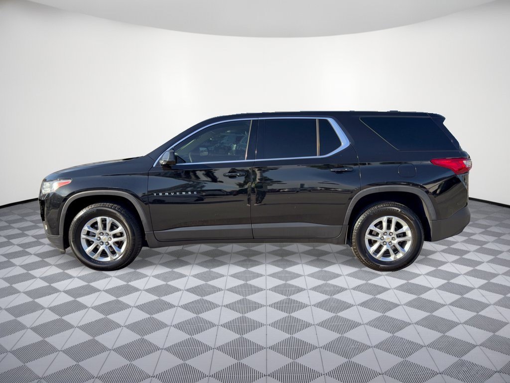 Used 2018 Chevrolet Traverse LS FWD image 2