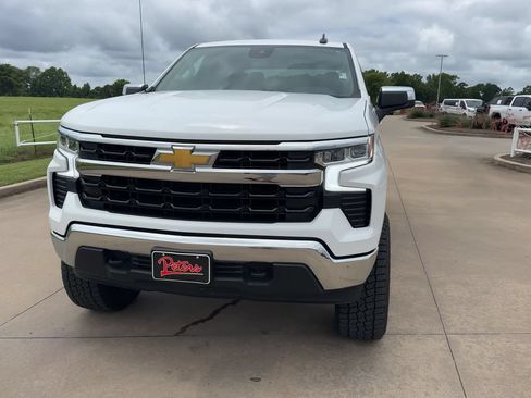 Used 2025 Chevrolet Silverado 1500 LT w/ Work Truck Package AWD/4WD image 4