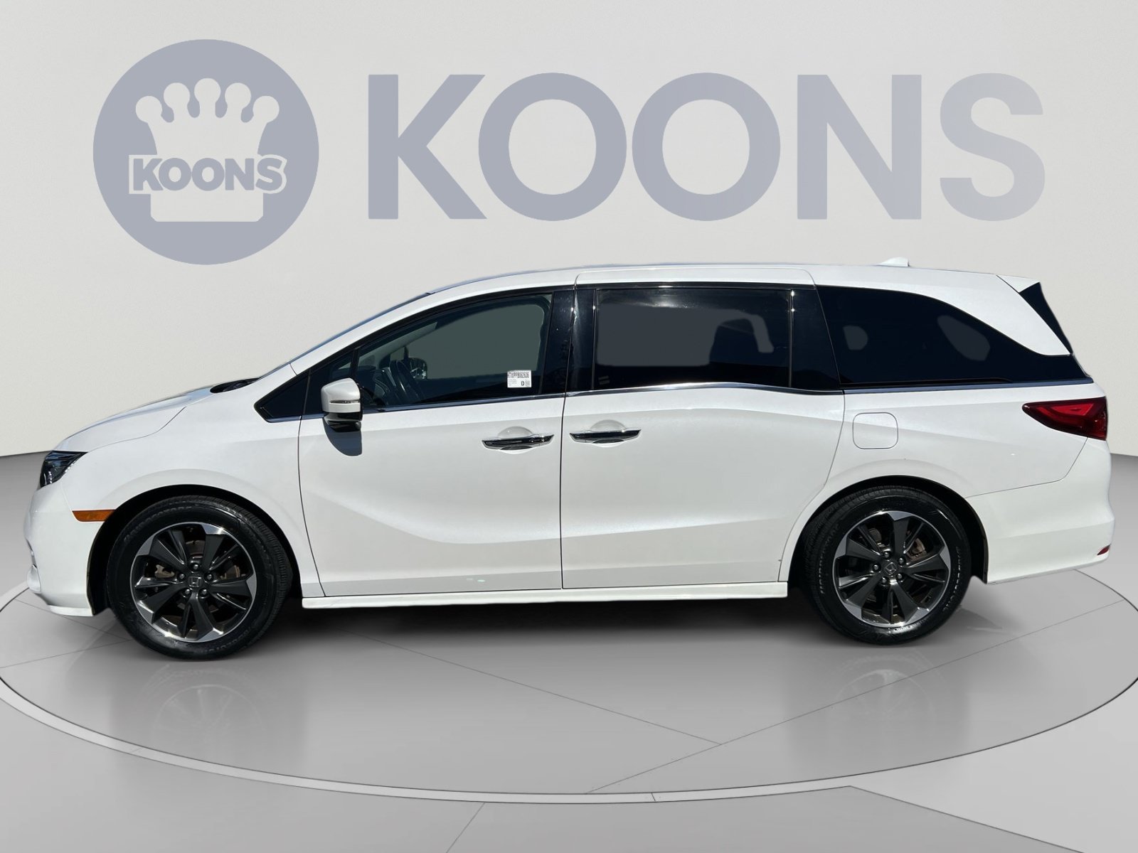 Used 2023 Honda Odyssey Elite image 2