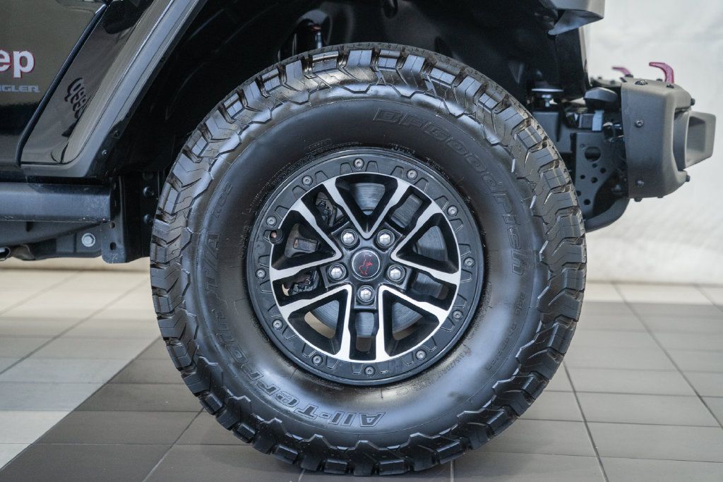 Used 2024 Jeep Wrangler Unlimited Rubicon AWD/4WD image 17