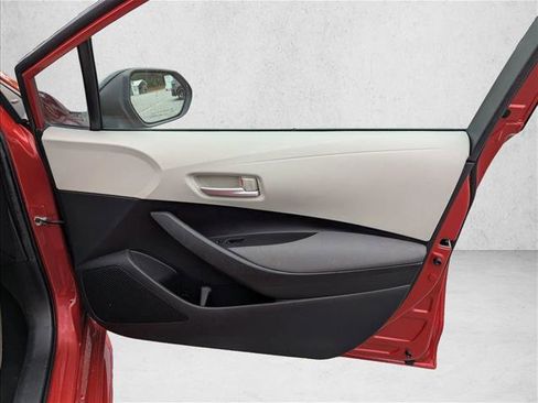 Used 2021 Toyota Corolla LE FWD image 25