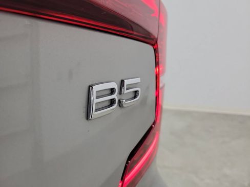 New 2025 Volvo S60 B5 Plus w/ Protection Package Premier FWD image 8
